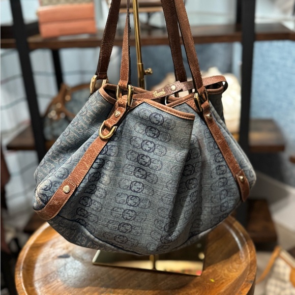 Gucci blue denim monogram tote with snap closure - Picture 5 of 9